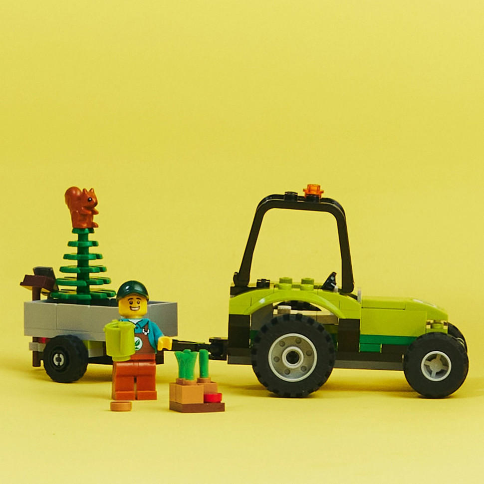 Конструктор LEGO City Трактор у парку 60390-