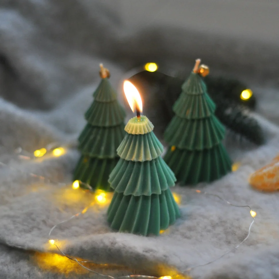 Новорічна свічка ручної роботи із соєвого воску «Christmas tree» Spokiy SP2392, 80 г