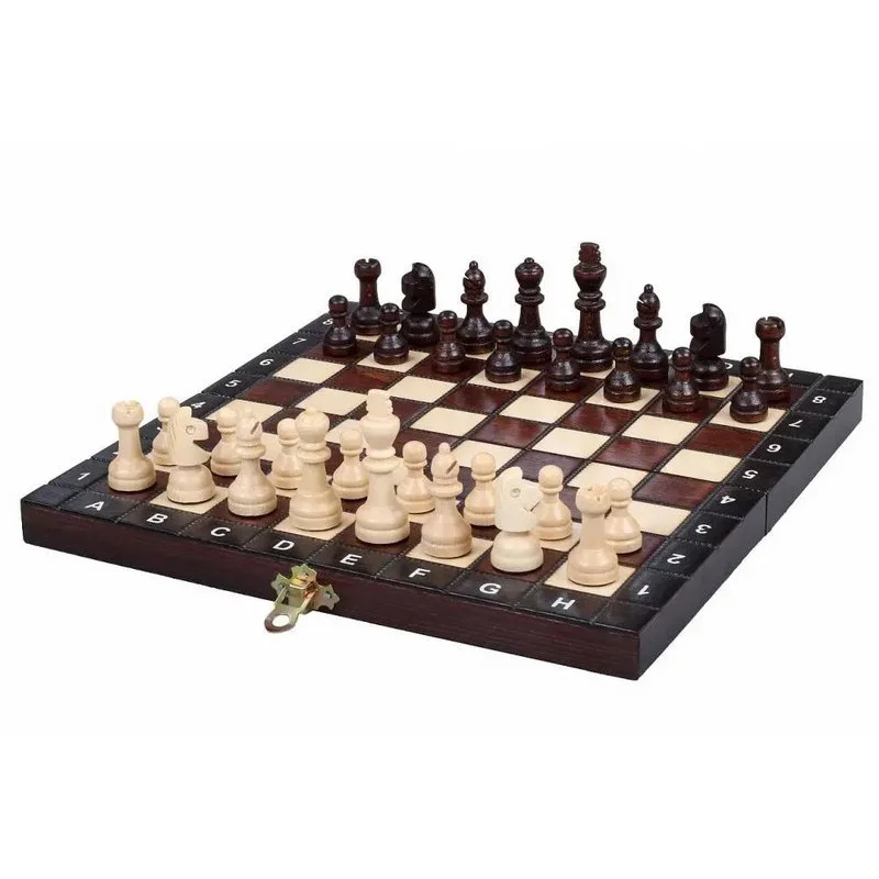 Настольная игра шахматы 
