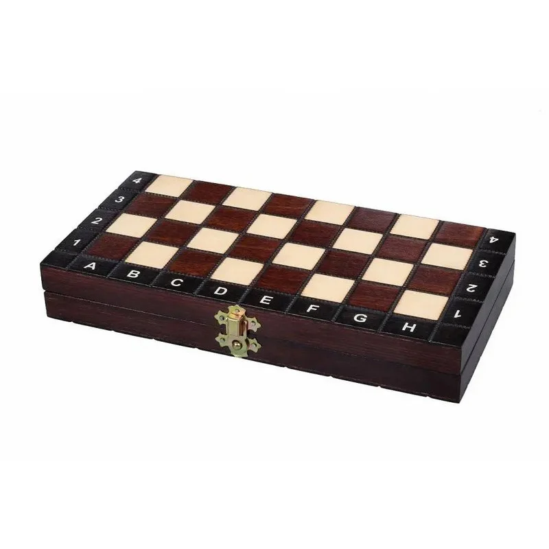 Настольная игра шахматы 