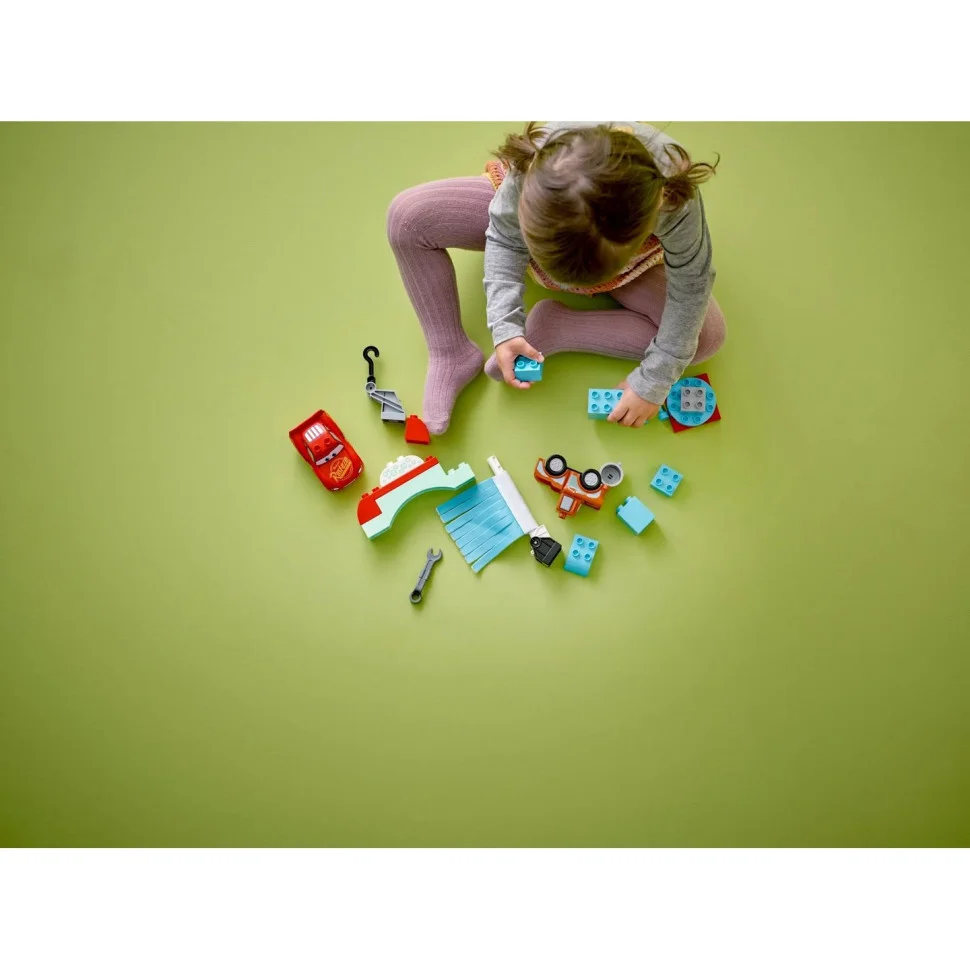 Конструктор LEGO DUPLO Disney TM Розваги Блискавки МакКвіна й Сирника на автомийці 10996-