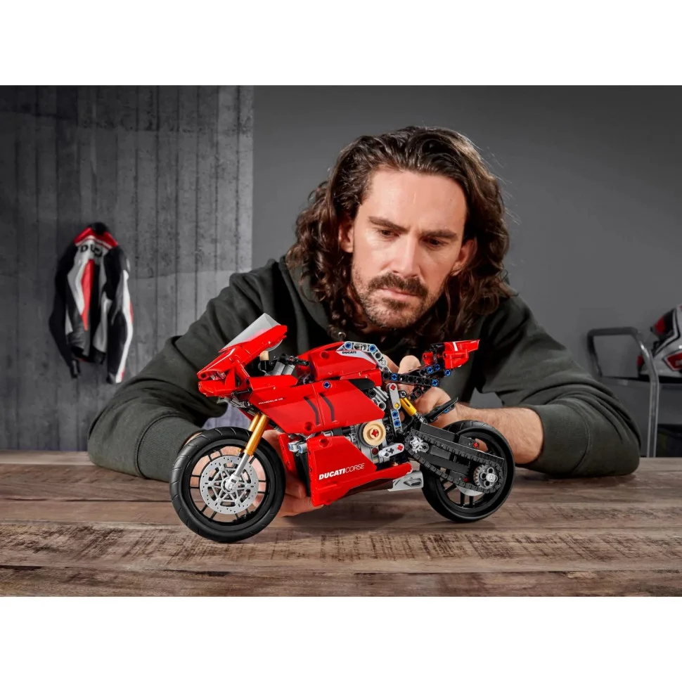 Конструктор LEGO Technic Ducati Panigale V4 R 42107