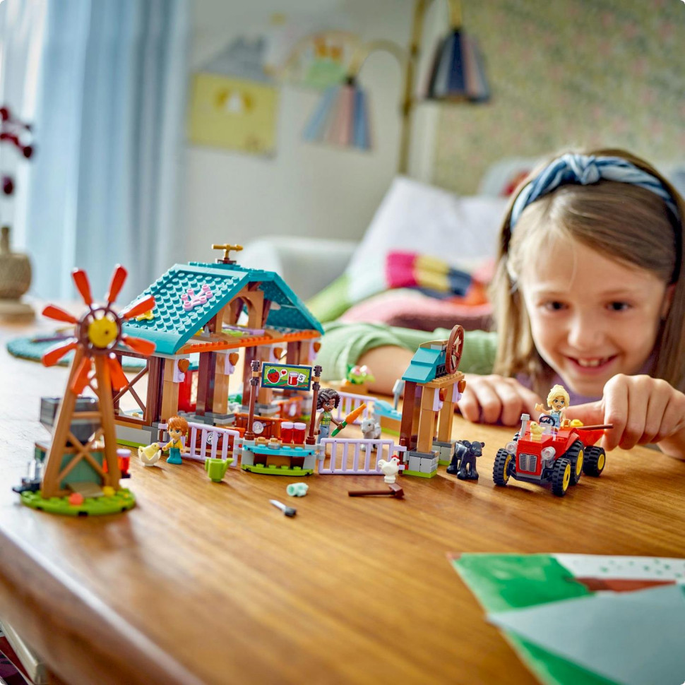Конструктор Приют для сельскохозяйственных животных LEGO Friends 42617, 489 деталей 