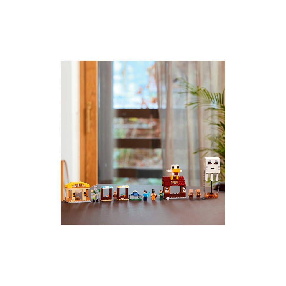 Конструктор Minecraft Нападение на деревню с воздушным шаром Гаст LEGO 21273, 555 деталей