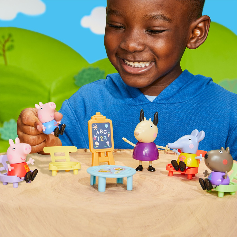 Ігровий набір фігурок Клас Пеппи Peppa Pig F8868, 5 штук в наборі