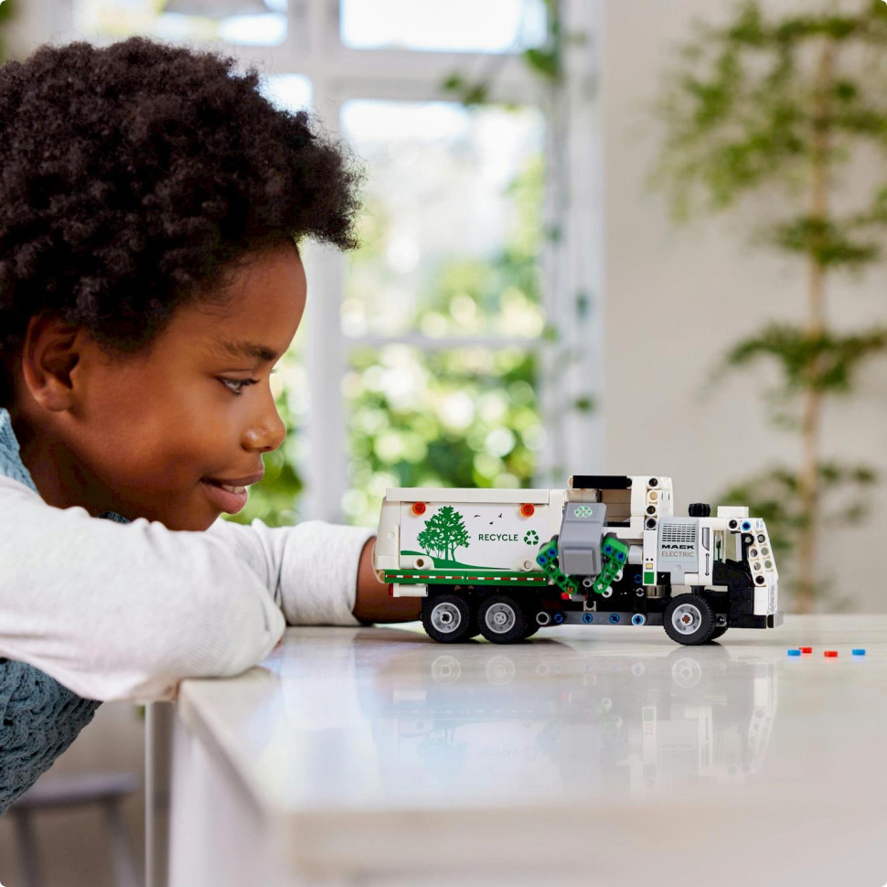 Конструктор Мусоровоз Mack LR Electric LEGO Technic 42167, 503 детали
