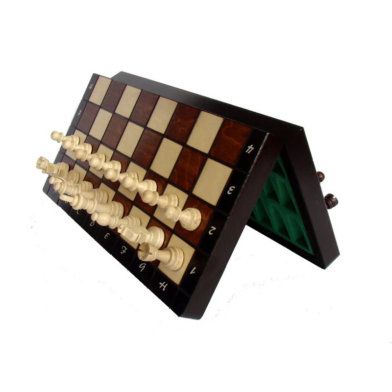 Настольная игра шахматы 
