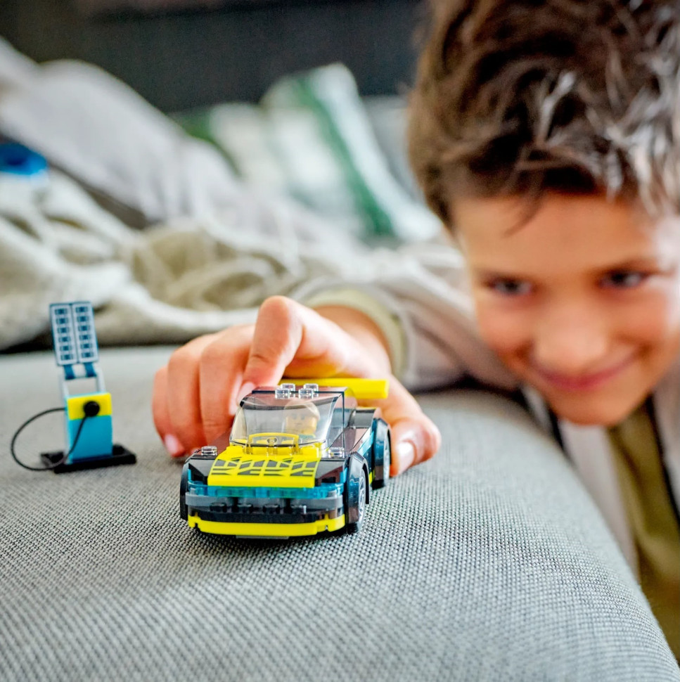 Конструктор LEGO City Електричний спортивний автомобіль 60383