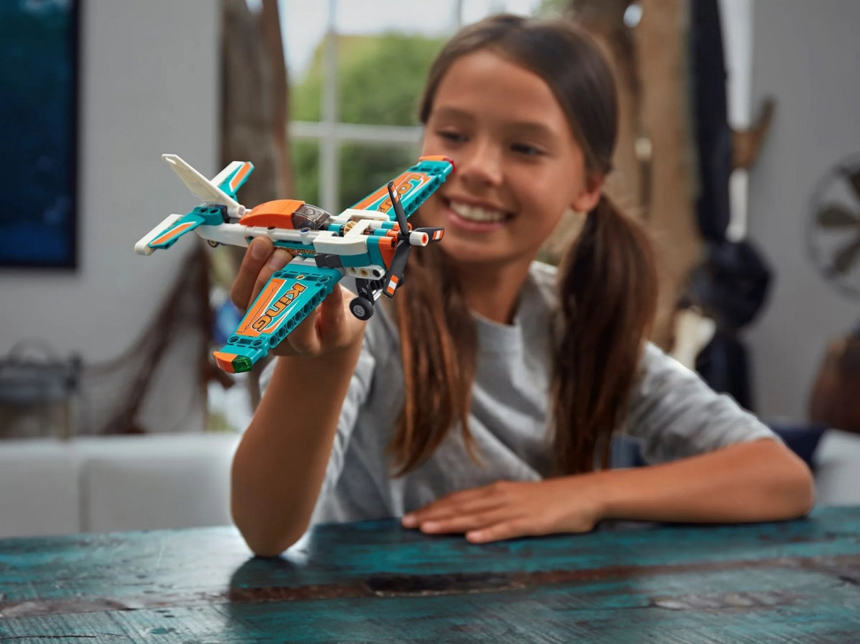Конструктор LEGO Technic Спортивний літак 42117