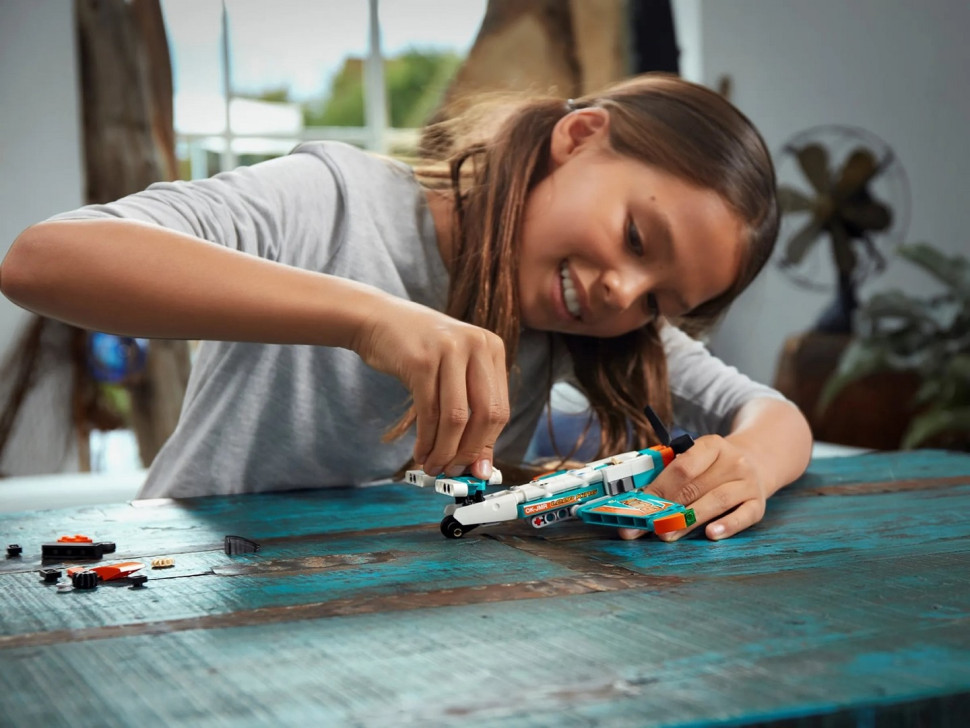 Конструктор LEGO Technic Спортивний літак 42117