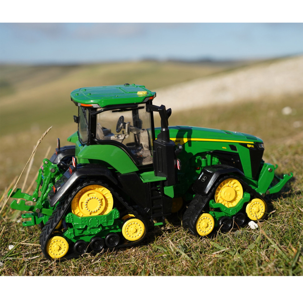 Модель Трактор John Deere 8RX 410 Britains 43249B масштаб 1:32