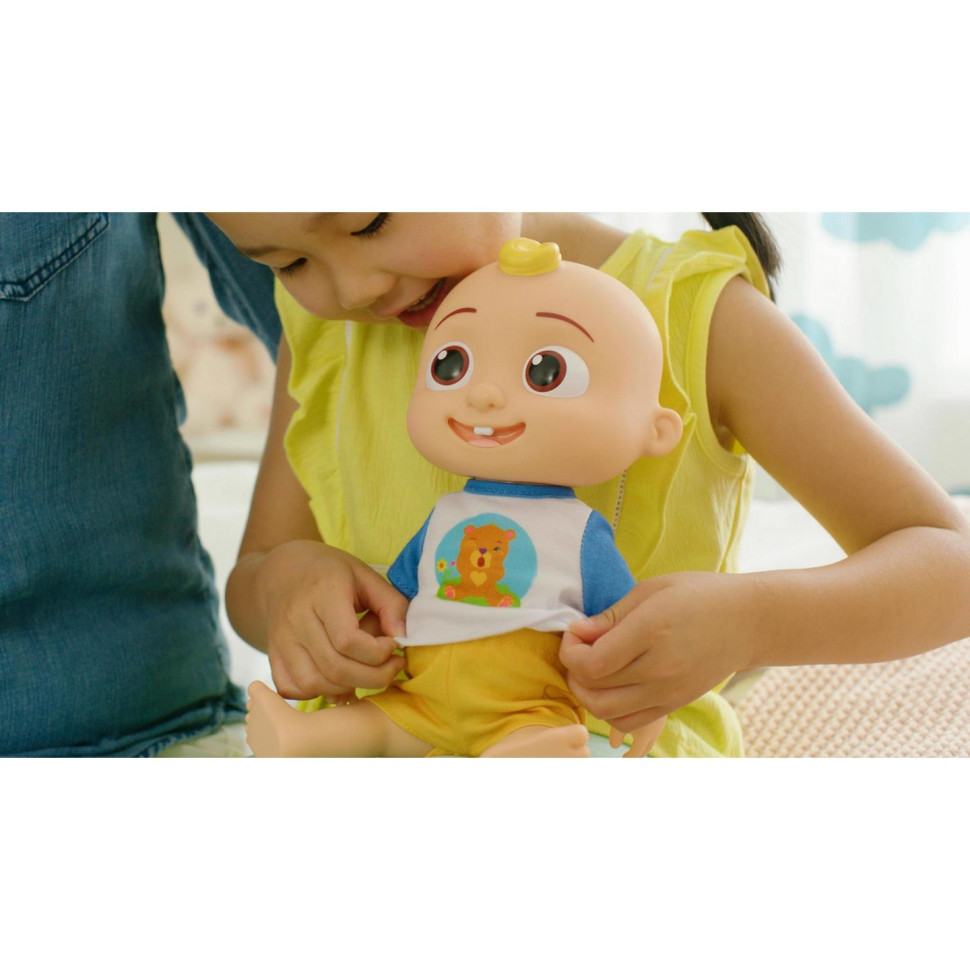 Интерактивные куклы и пупсы: CoComelon Deluxe Interactive JJ Doll Джей Джей со звуком CMW0058