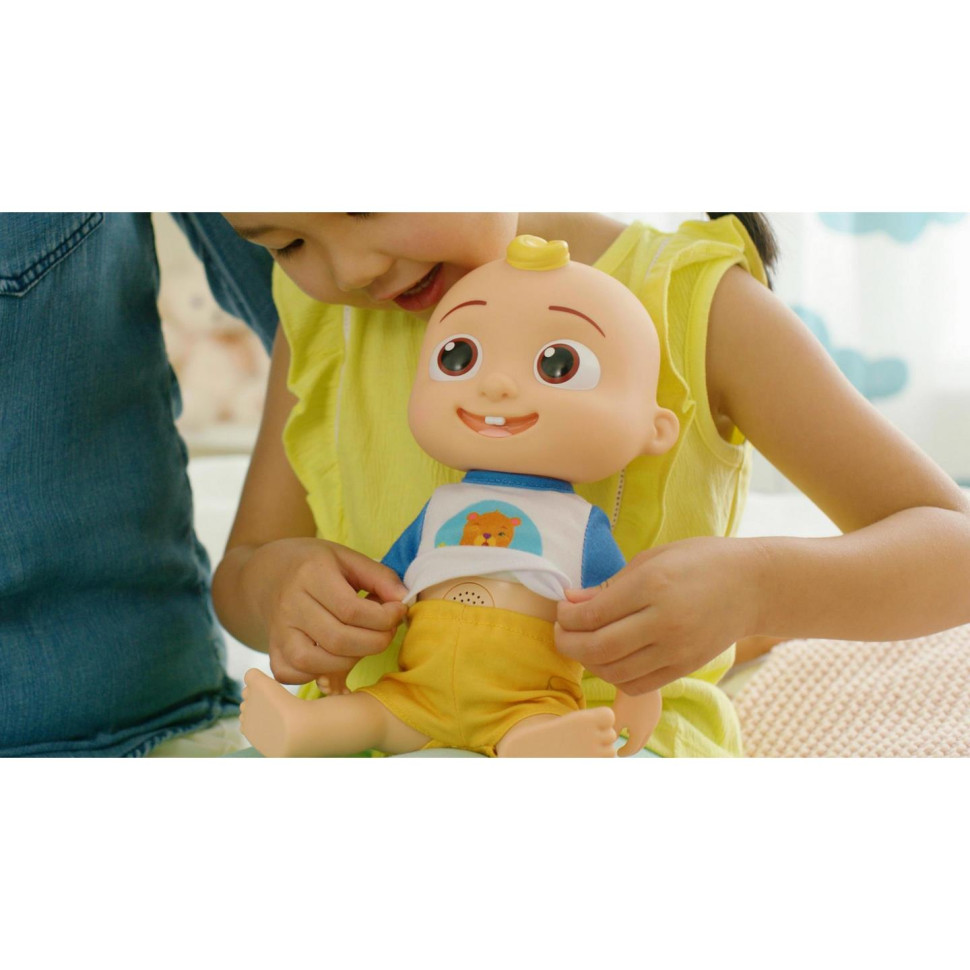 Интерактивные куклы и пупсы: CoComelon Deluxe Interactive JJ Doll Джей Джей со звуком CMW0058
