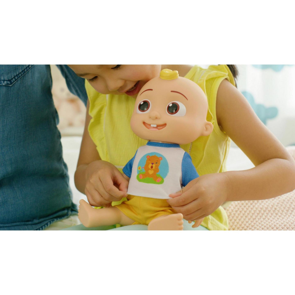 Интерактивные куклы и пупсы: CoComelon Deluxe Interactive JJ Doll Джей Джей со звуком CMW0058