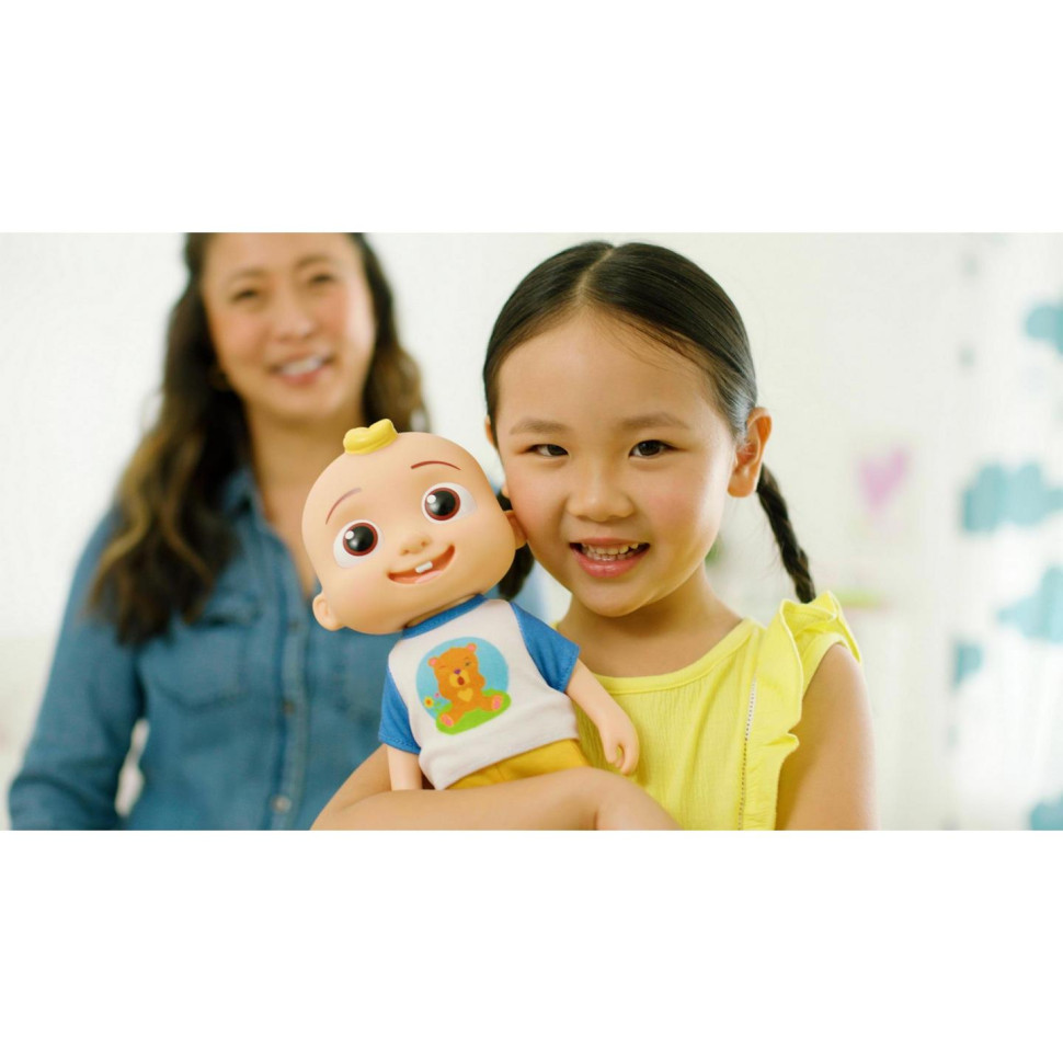 Интерактивные куклы и пупсы: CoComelon Deluxe Interactive JJ Doll Джей Джей со звуком CMW0058