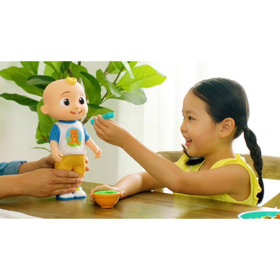 Интерактивные куклы и пупсы: CoComelon Deluxe Interactive JJ Doll Джей Джей со звуком CMW0058
