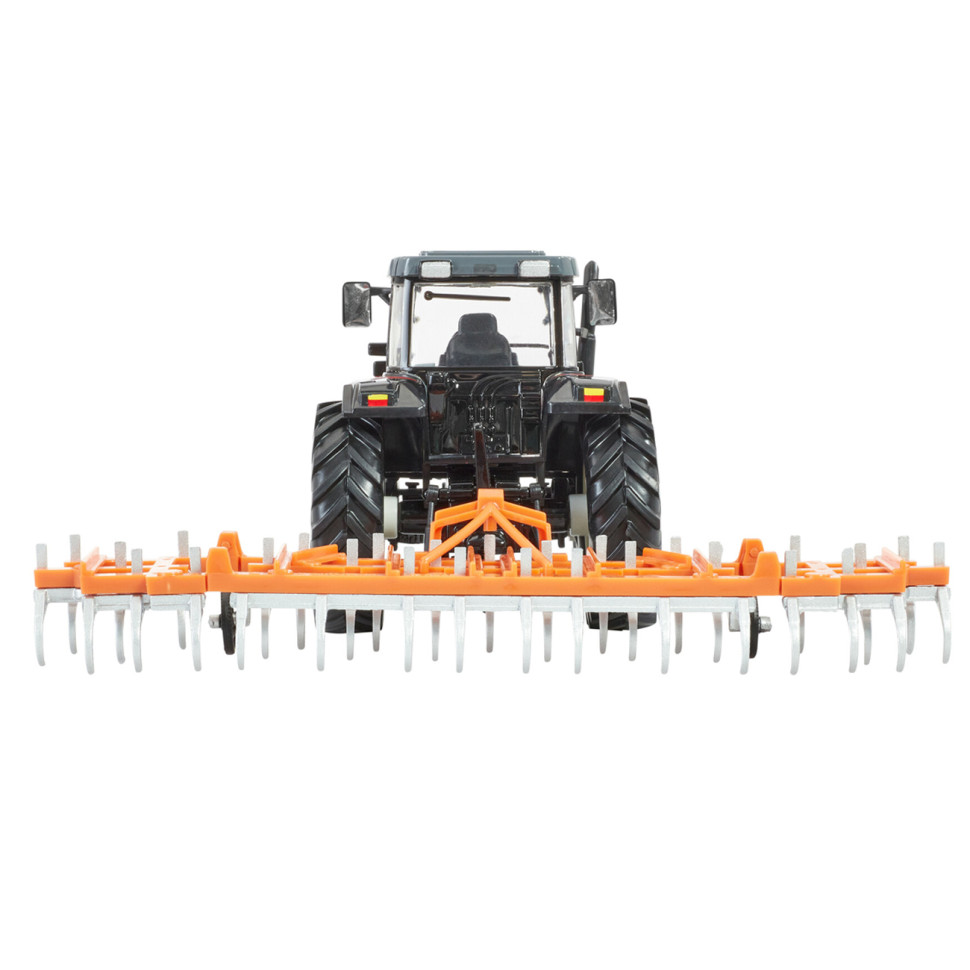 Модель Трактор Massey Ferguson 6290 Britains 43335B 1:32 з культиватором 