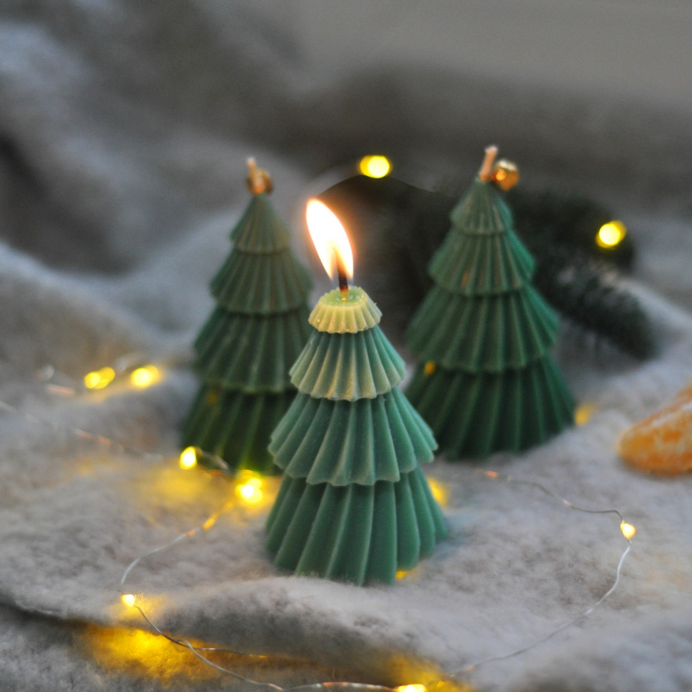 Новогодняя свеча ручной роботы из соевого воска «Christmas tree» Spokiy SP2392, 80 г