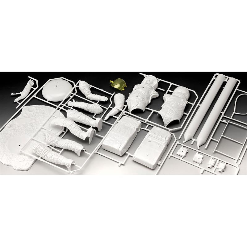 Збірна модель Астронавт на Місяці Місія Аполлон 11 Revell RVL-03702 рівень 4, масштаб 1:8
