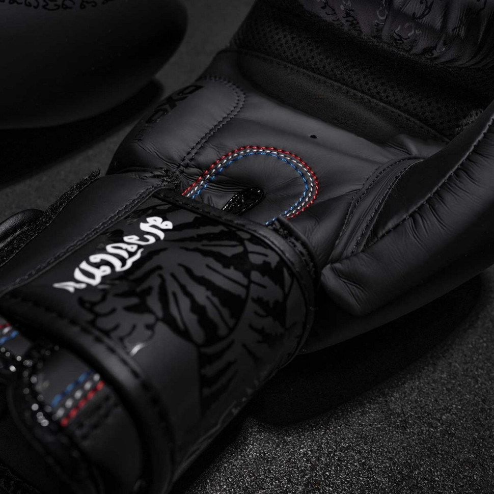 Боксерские перчатки Muay Thai Phantom PHBG2329-14 Black 14 oz