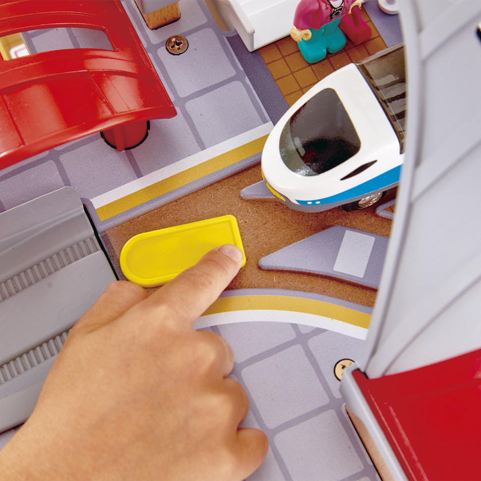 Игровая железная дорога Станция Гранд-Сити Hape E3725 со световыми и звуковыми эффектами
