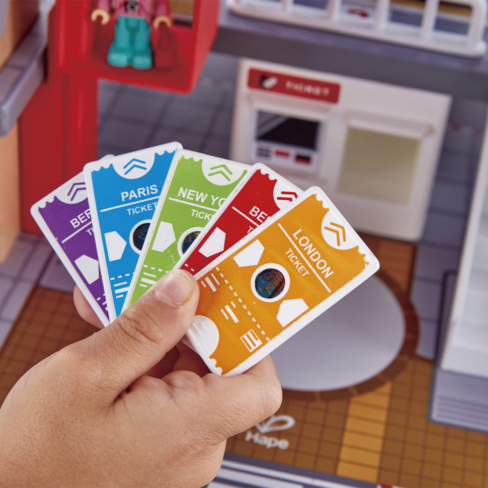 Игровая железная дорога Станция Гранд-Сити Hape E3725 со световыми и звуковыми эффектами