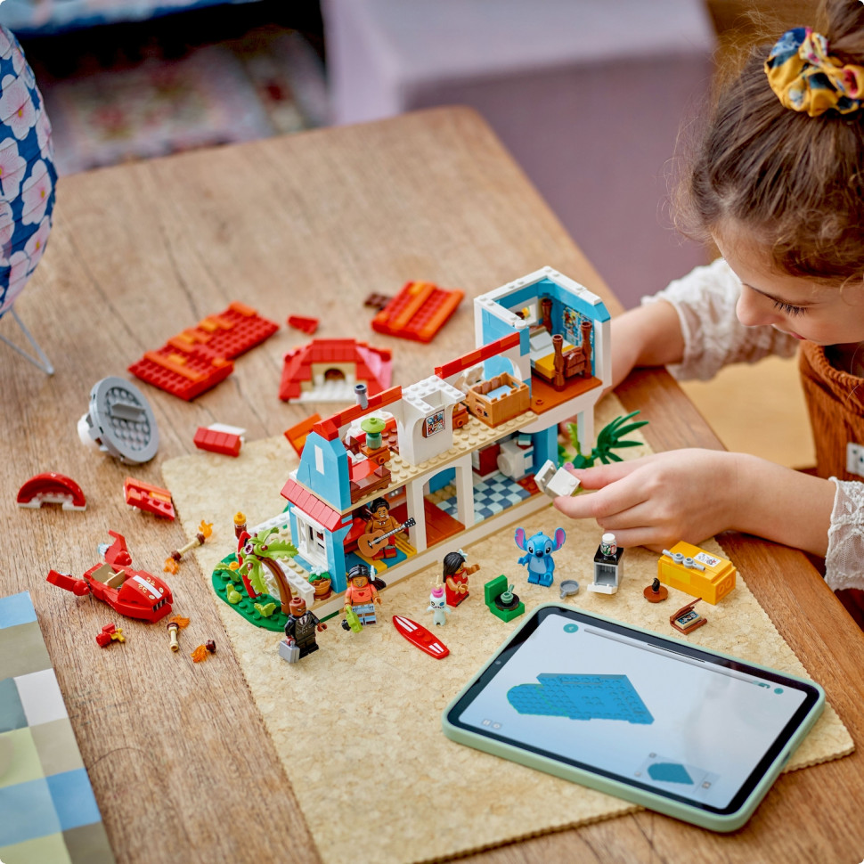 Конструктор LEGO Disney Classic Пляжный дом Лило и Стич 43268, 834 детали