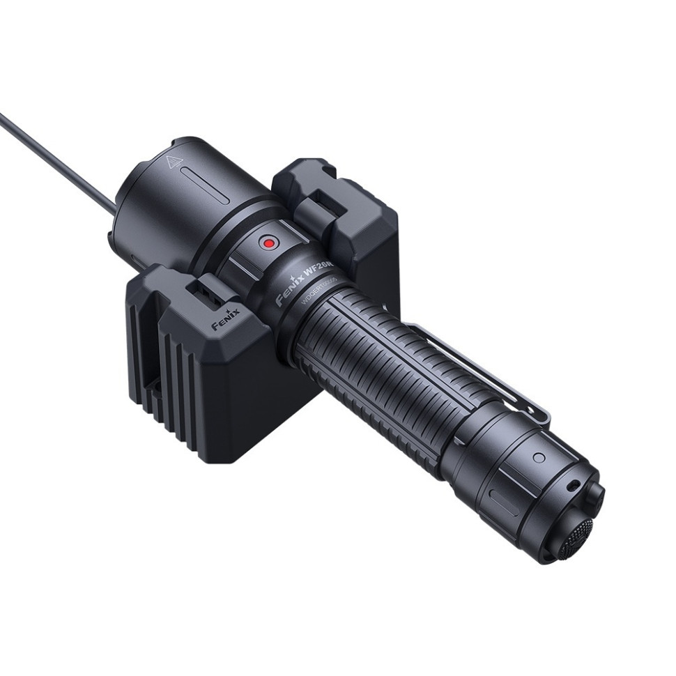 Фонарь профессиональный Fenix WF26R с магнитной зарядкой