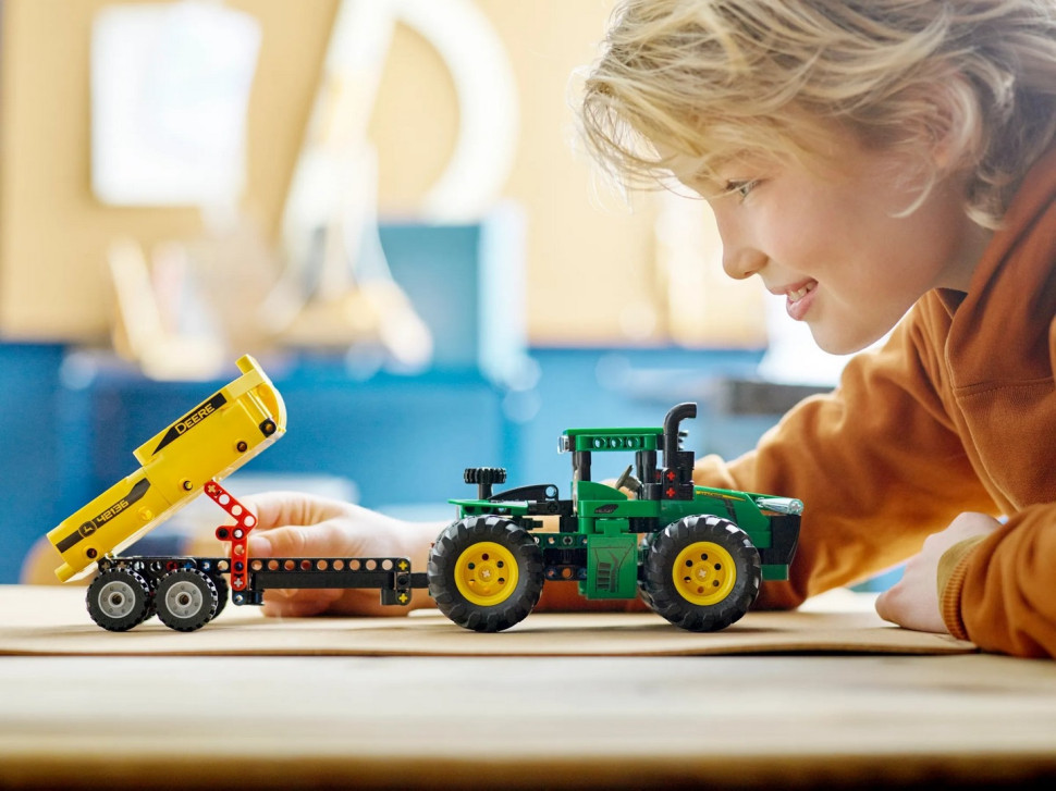 Конструктор LEGO Technic Трактор John Deere 9620R 4WD 42136