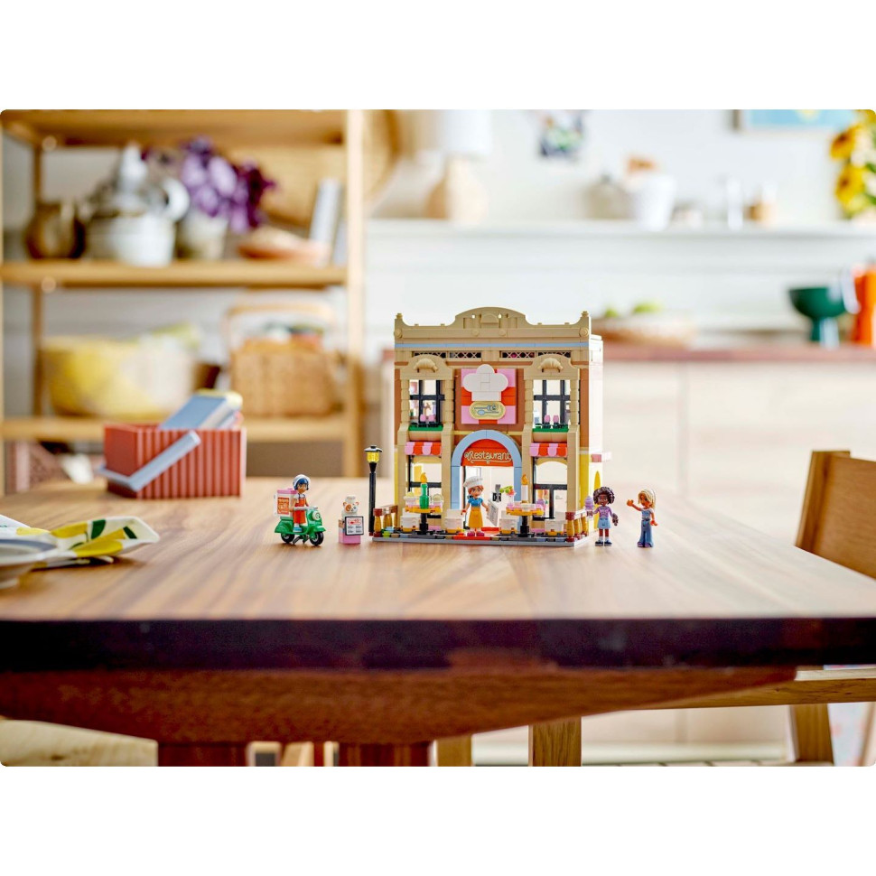 Конструктор LEGO Friends Ресторан и кулинарная школа 42655, 896 деталей