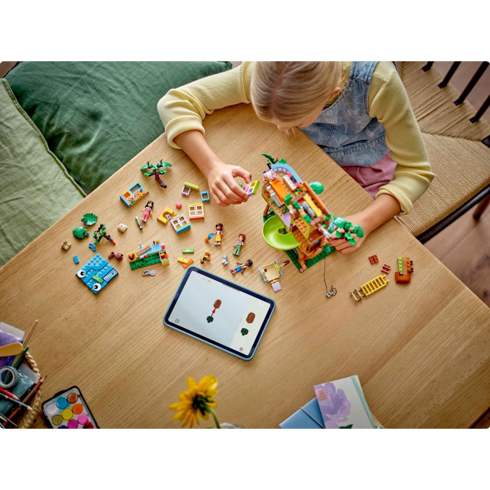 Конструктор LEGO Friends Тусовка в домике дружбы на дереве 42652, 701 деталь