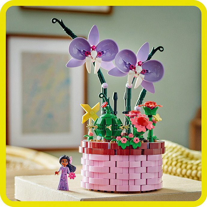 Конструктор LEGO Disney Princess Цветочный горшок Изабеллы 43237, 641 деталь