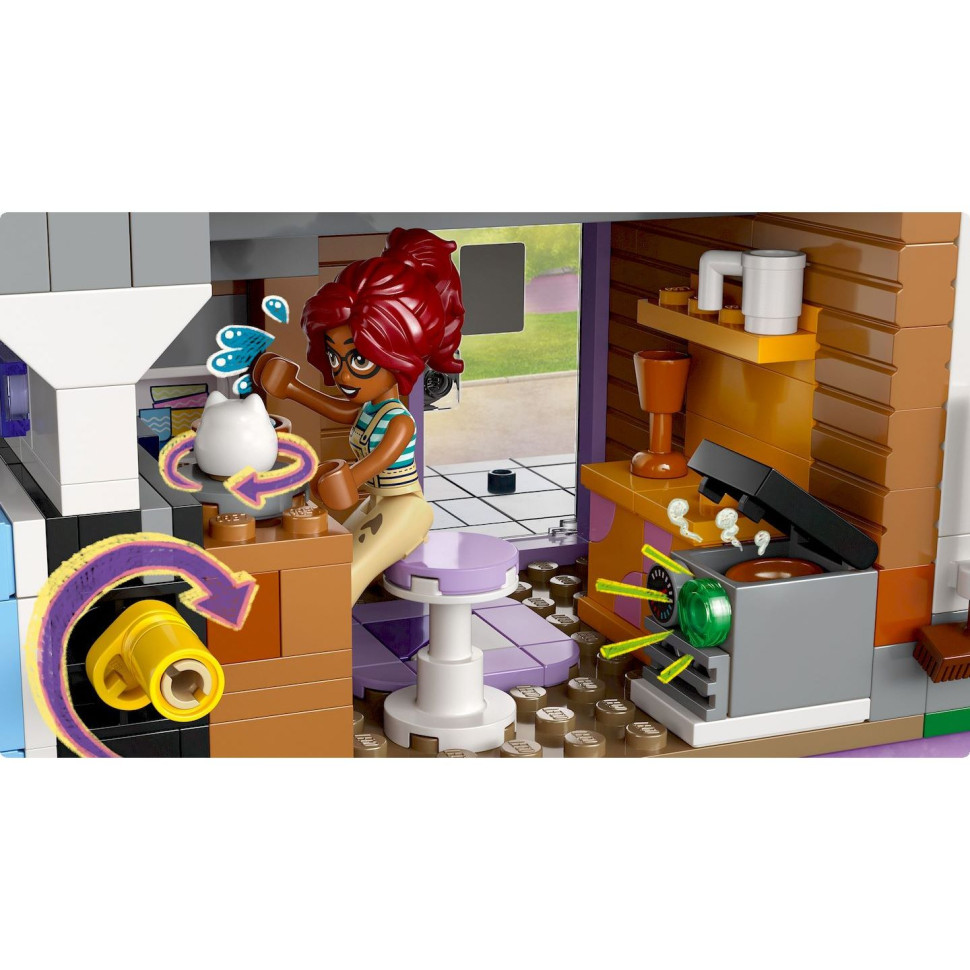 Конструктор LEGO Friends Хартлейк-Сити. Квартиры и магазины 42670, 2040 деталей