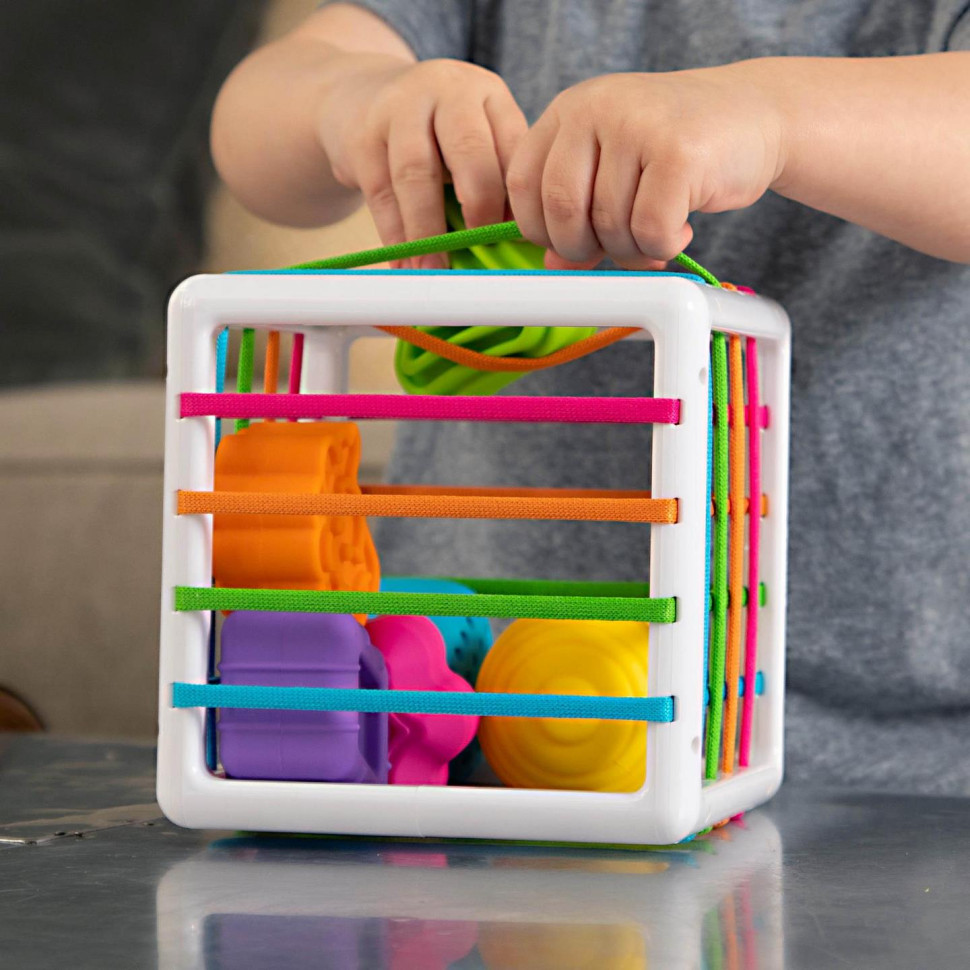 Сортер-куб со стенками-шнурочками Fat Brain Toys F251ML InnyBin