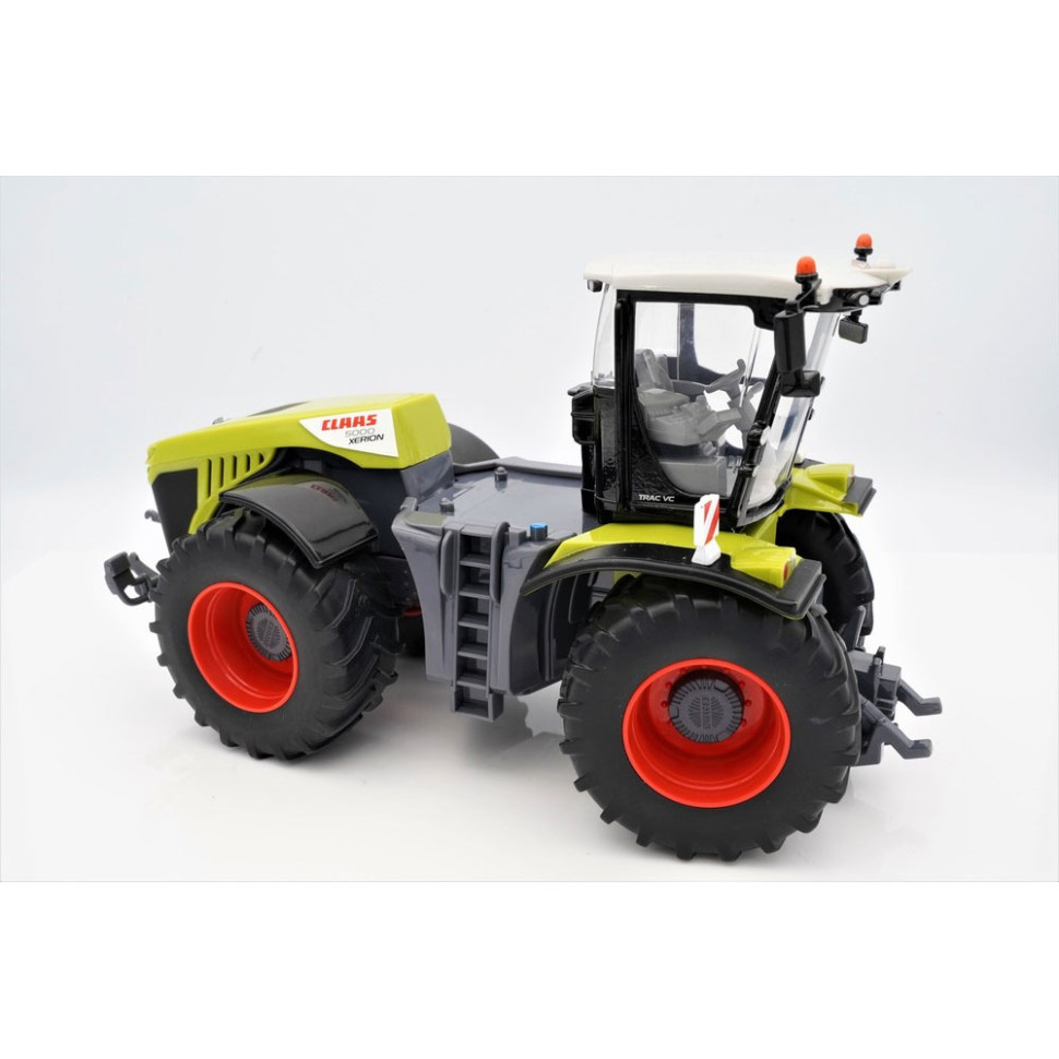 Модель Трактор Xerion 5000 Britains 43246B масштаб 1:32