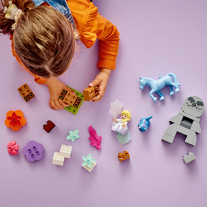 Конструктор LEGO DUPLO Disney Ельза й Бруні в Зачарованому лісі 10418, 31 деталь