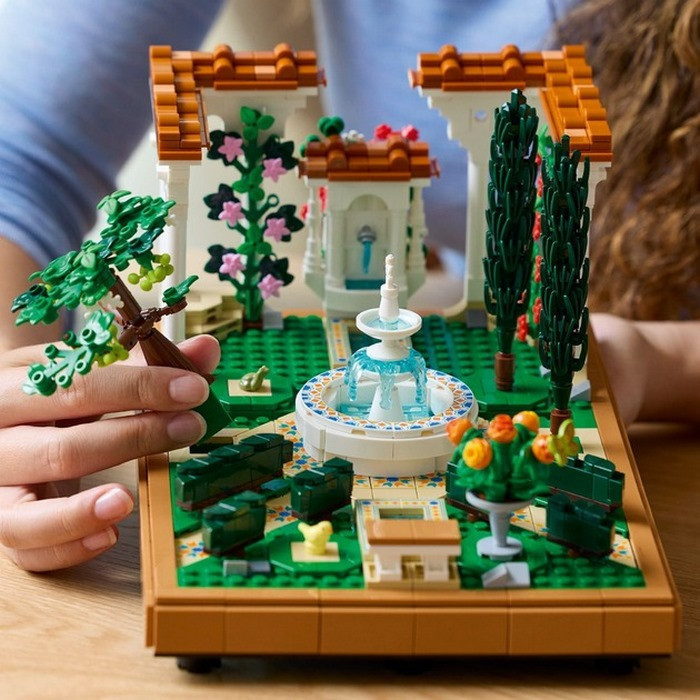 Конструктор Icons Сад фонтанів LEGO 10359LG 1302 деталі