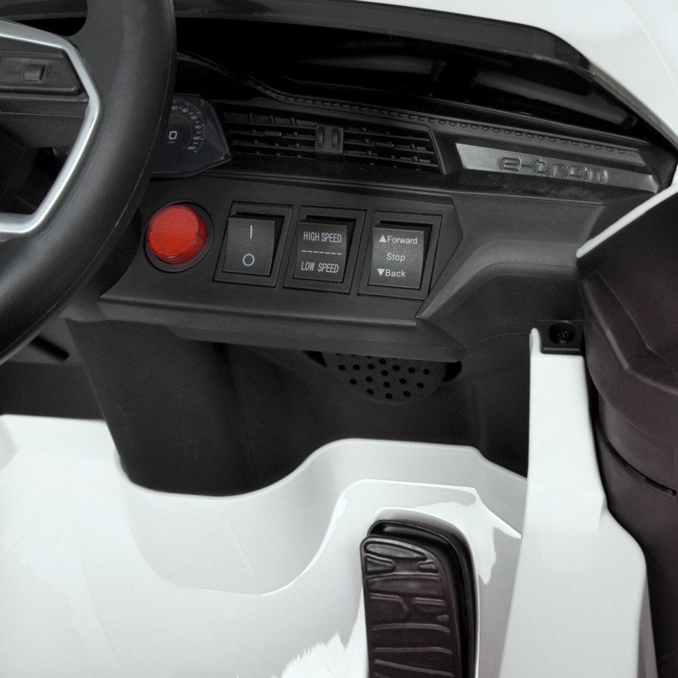 Дитячий електромобіль Bambi M 4806EBLR-1 Audi білий