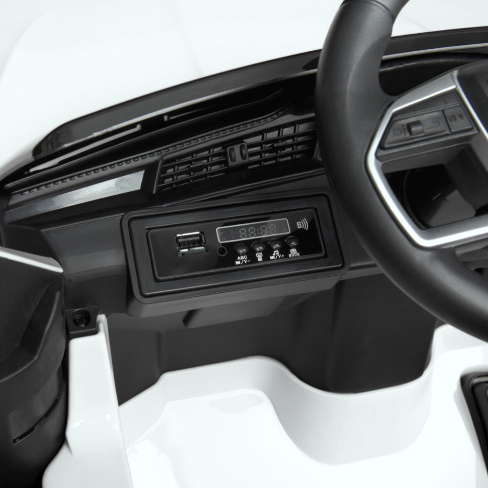 Дитячий електромобіль Bambi M 4806EBLR-1 Audi білий