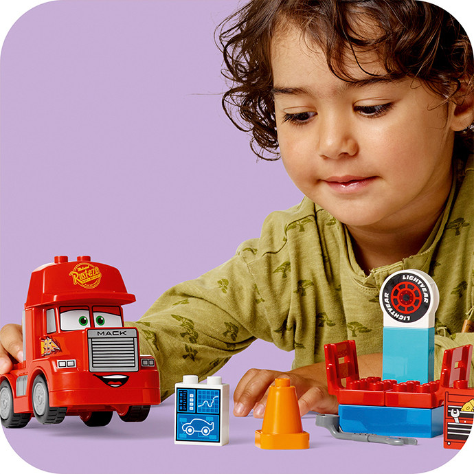 Конструктор LEGO DUPLO Disney Мак на скачках 10417, 14 деталей
