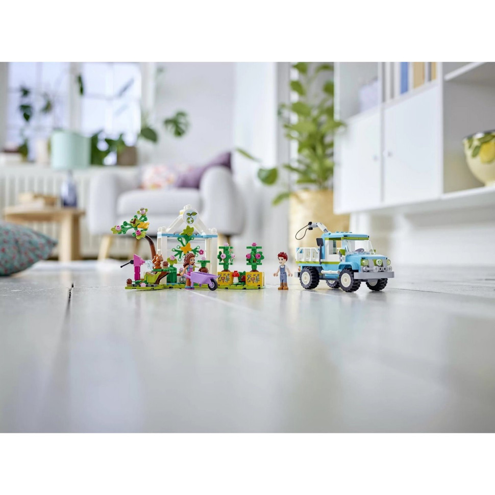 Конструктор LEGO Friends Машина для посадки деревьев 41707