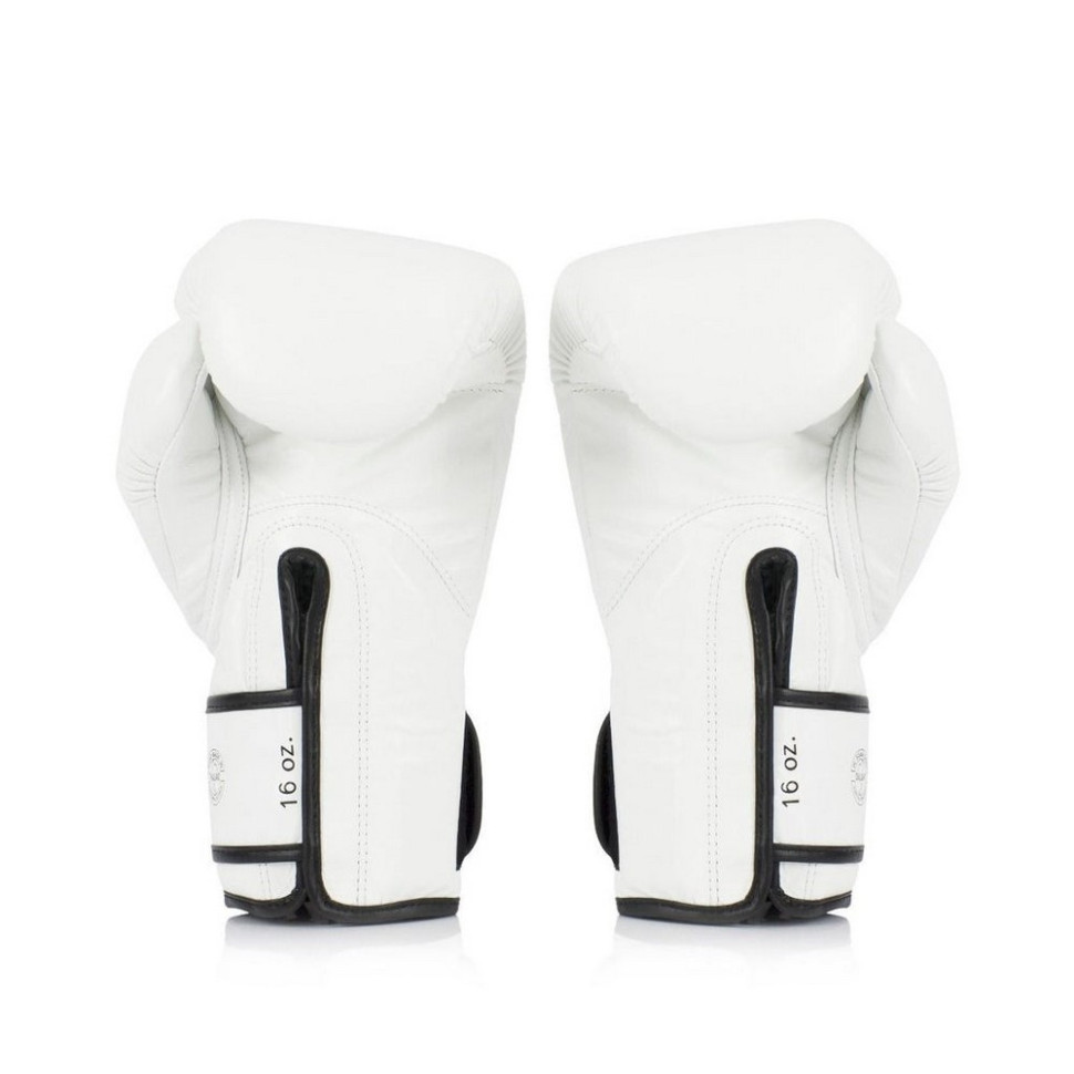 Боксерские перчатки BGVG1 Fairtex BGVG1_10oz_White 10 унций (бинты в комплекте)