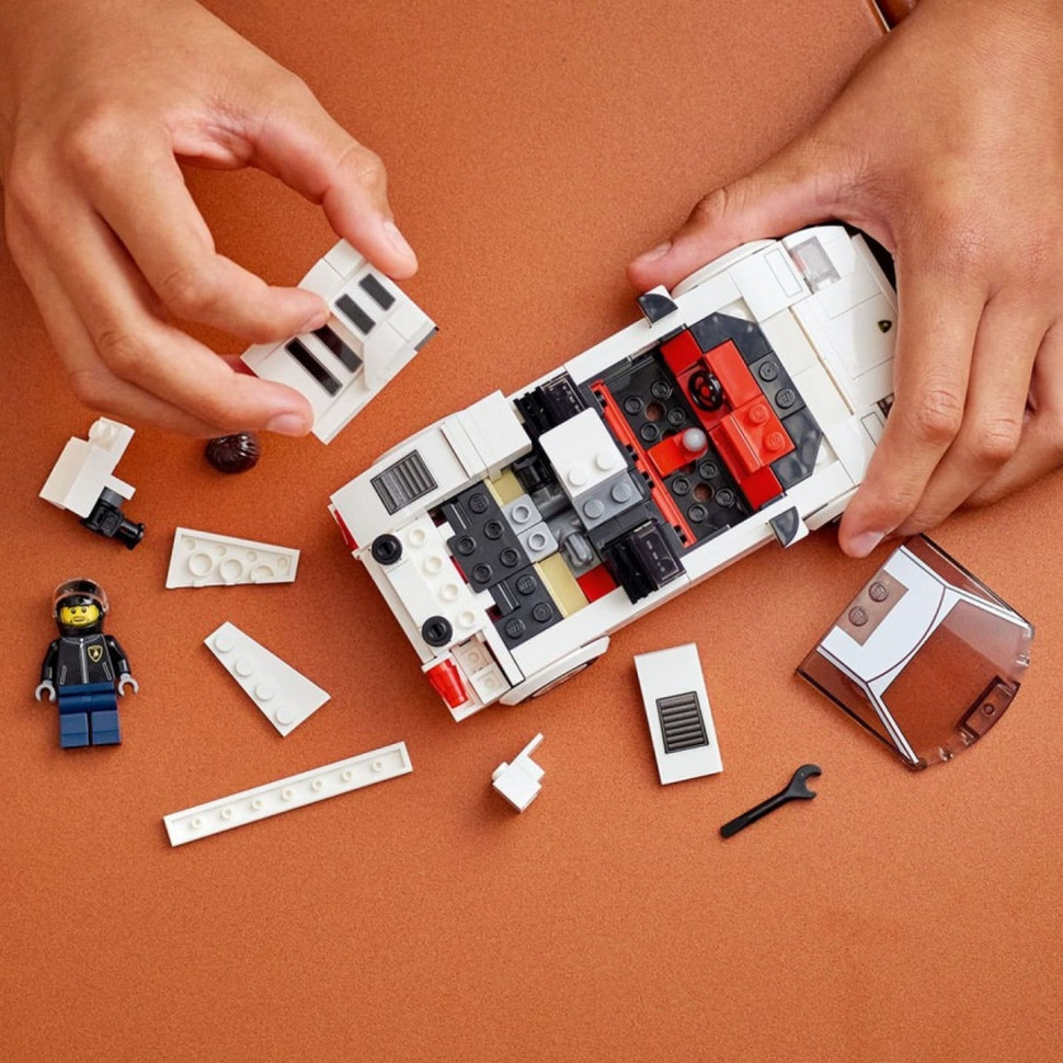 Конструктор LEGO Speed Champions Lamborghini Countach 76908