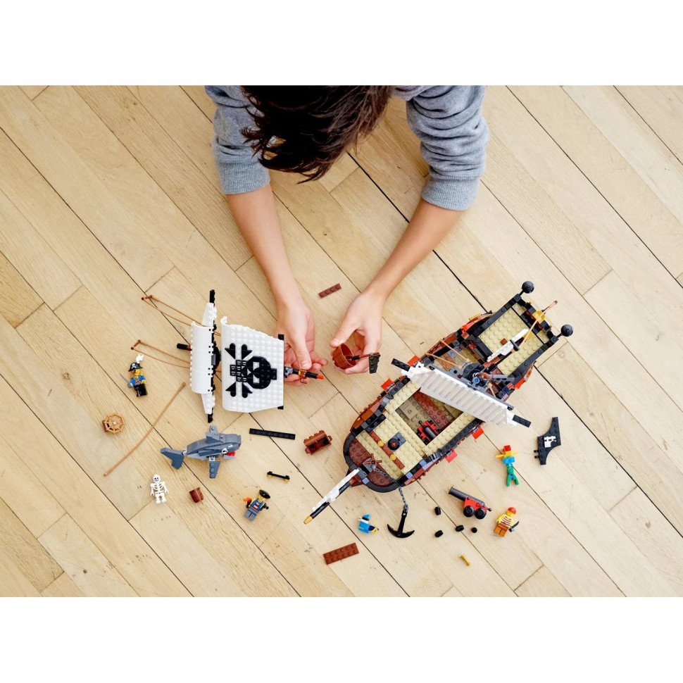 Конструктор LEGO Creator Пиратский корабль 31109