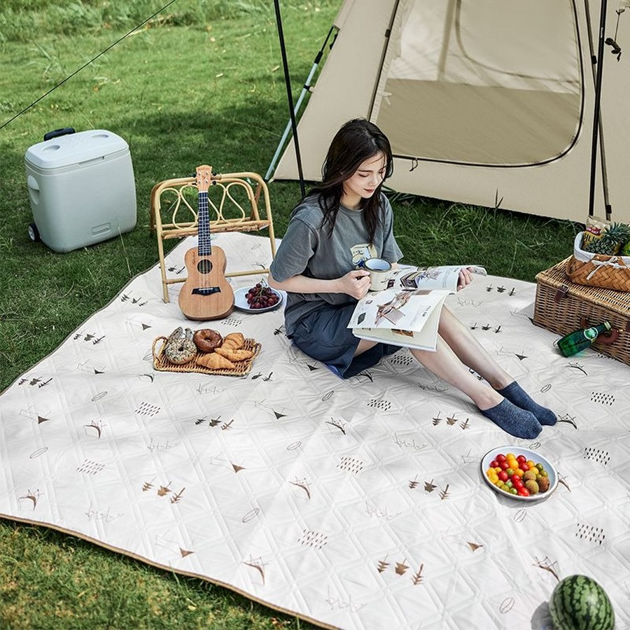 Килимок для пікніка CNK2300DZ019 Naturehike 6976023922930 бежевий 180 x 200 см