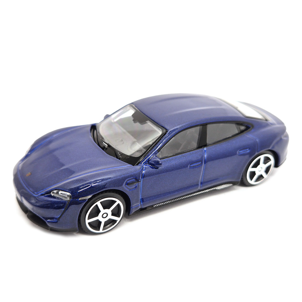 Коллекционная автомодель Porshe Taycan Turbo S Bburago 18-30010B-16 масштаб 1:43