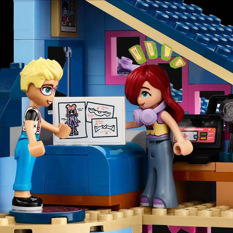 Конструктор LEGO Friends Родинні будинки Оллі й Пейслі 42620, 1126 деталей 