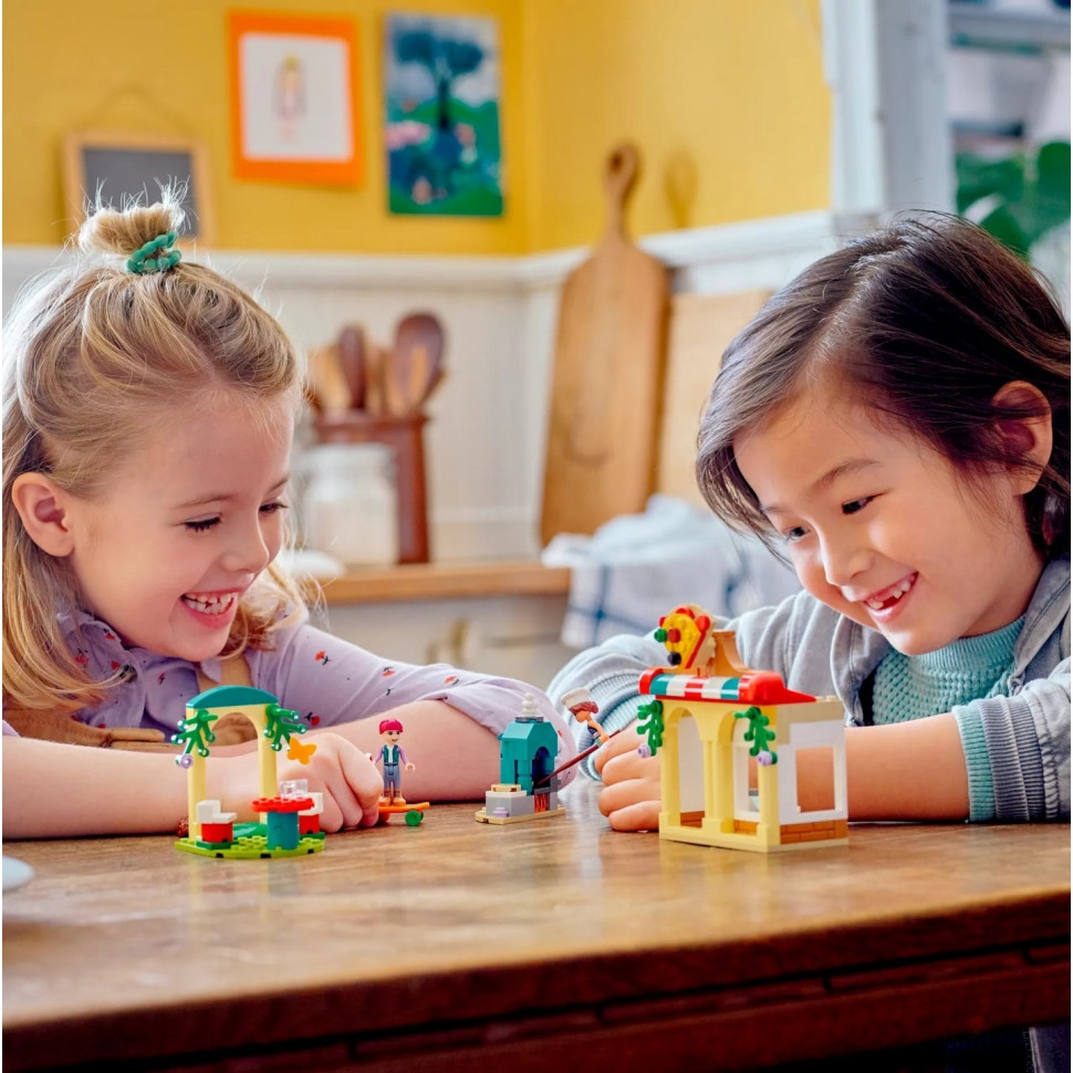Конструктор LEGO Friends Пиццерия Хартлейк Сити 41705