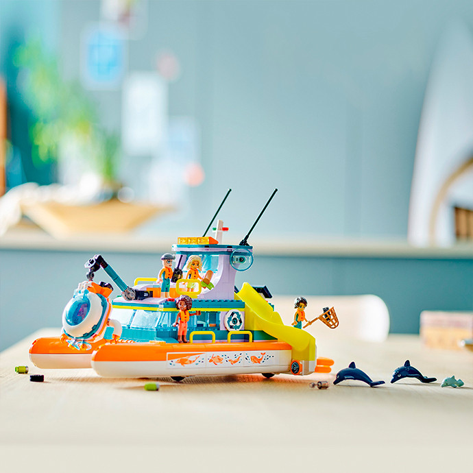 Конструктор LEGO Friends Лодка морской спасательной бригады 41734, 717 деталей