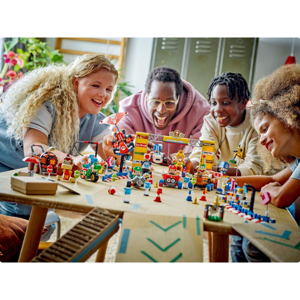 Конструктор LEGO Super Mario Mario Kart – Toad's Garage 72035, 390 деталей